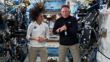 Trump, Elon Musk’tan istedi: Uzayda mahsur kalan astronotları geri getir - dunya