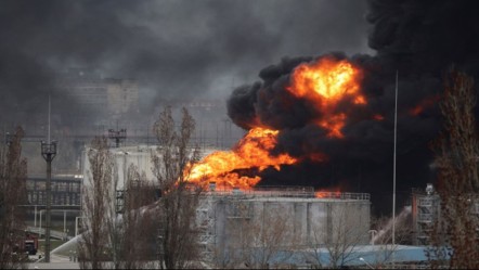 Ukrayna'nın hedefi Rus altyapısı! Petrokimya fabrikasına İHA'lı saldırıda ağır hasar - Dünya