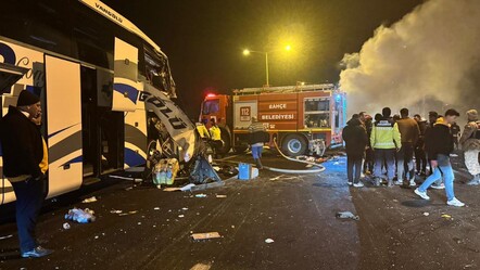 Gaziantep'te korkunç kaza! Otomobil, otobüs ve tır birbirine girdi - yasam