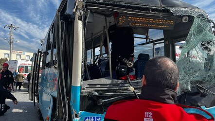 Hafriyat kamyonu halk otobüsünü biçti! Korkunç kazada 11 kişi yaralandı - gundem