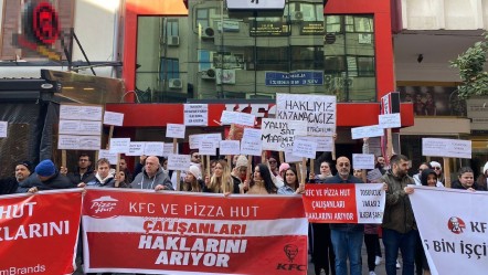 537 şube kapandı, 7 bin kişi mağdur! Paralarını alamayan KFC ve Pizza Hut çalışanlarından protesto - Ekonomi