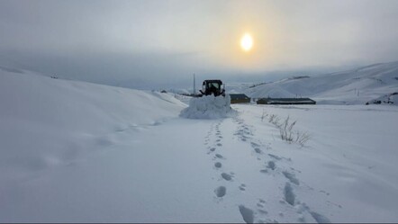 Lapa lapa kar yağdı, yollar kapandı! 6 ilde alarm verildi, 172 yolda ulaşım yok - haberler