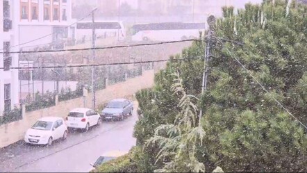 Silivri'de kar başladı! İnsanlar sokaklara döküldü, her yer beyaza büründü - haberler