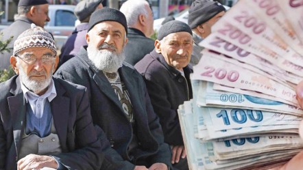 Emeklilerin zam farkı ne zaman yatacak? SGK tarih verdi - Ekonomi