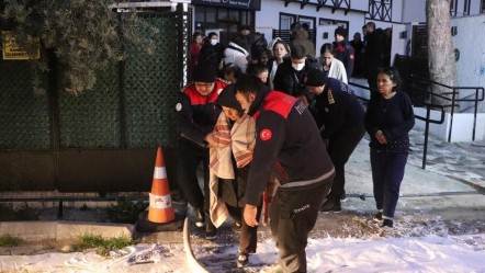 Denizli'de engelli bakım merkezinde yangın! Faciadan dönüldü - Gündem