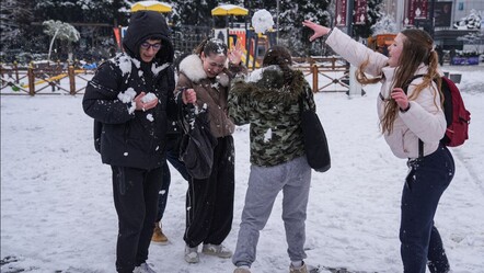 İstanbul'da yarın okullar tatil mi? Kar yağışı hızlandı, 13 Şubat Perşembe kar tatili için gözler valiliğe çevrildi! - haberler