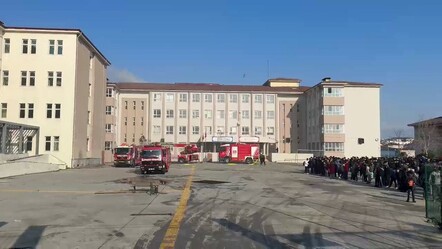Arnavutköy'de ortaokulda yangın paniği! - gundem