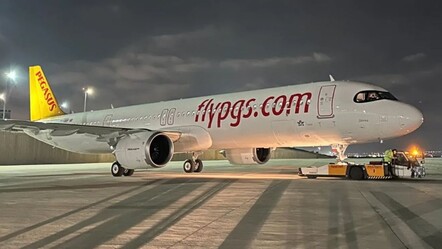 Astana seferini yapan uçakta yolcular birbirine girdi! Pilot Erzurum'a acil iniş yaptı - dunya