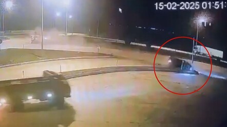 AK Partili vekil trafik kazasında yaralanmıştı! Kaza anına ilişkin güvenlik kamerası görüntüleri ortaya çıktı - gundem