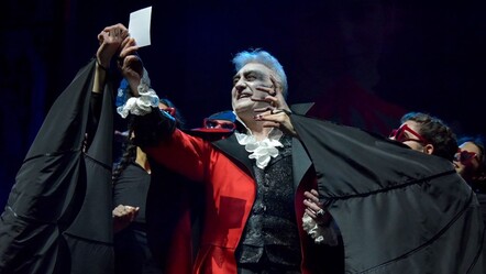 Tamer Karadağlı Kont Dracula! Sahneye çıktı - kultur-sanat
