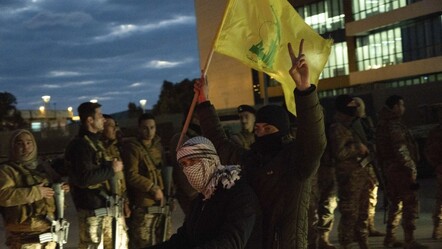 Uçuş yasağı uzatıldı! Hizbullah destekçileri havalimanını kuşattı - dunya