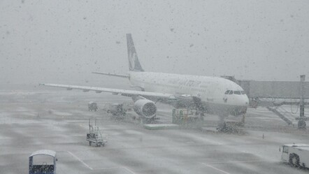 İstanbul Havalimanı'nda yoğun kar yağışına rağmen uçuşlar sürüyor - gundem