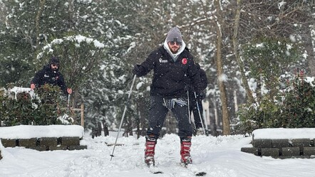 Yer Uludağ değil İstanbul! Karın keyfini kayak yaparak çıkardılar - haberler