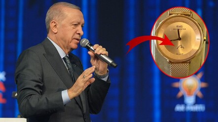 AK Parti Kongresi'nde delegelere saat hediye edildi! Dikkat çeken 