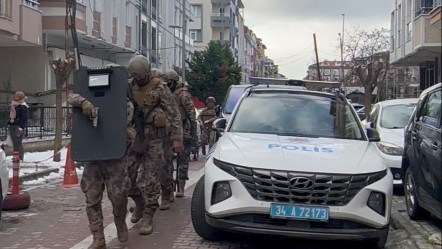 İstanbul'da korku dolu anlar! Özel Harekat kendine zarar veren adam için devreye girdi - Gündem