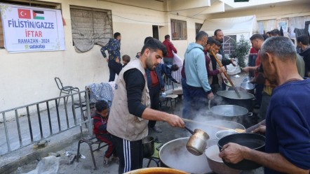 Sadakataşı 30 ülkeye Ramazan yardımı ulaştıracak - Yaşam