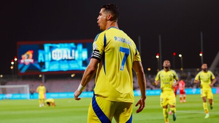 40 yaşındaki Cristiano Ronaldo atmaya devam ediyor! 925. golünü ağlara gönderdi - spor