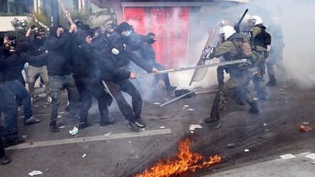 Atina'da ortalık karıştı, göstericiler sokakları savaş alanına çevirdi! Miçotakis'e istifa çağrısı - gundem