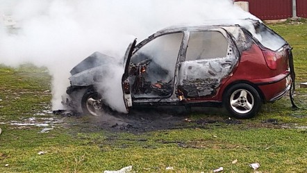 Tamircilere kızan kadın aracını benzin dökerek yaktı - Gündem