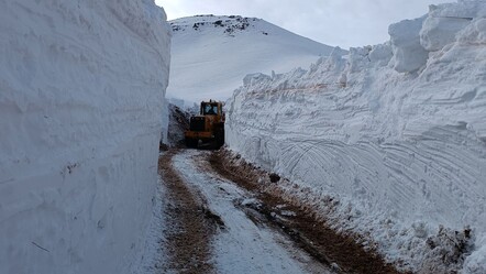 Kar kalınlığı 4 metreyi buldu! Üs bölgesinin yolu 5 günde açıldı - gundem