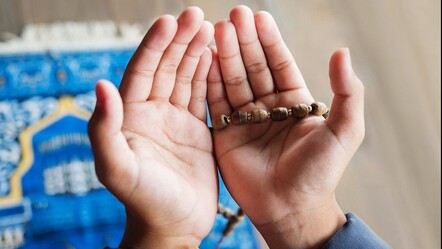 İftar duası okunuşu: Oruç açarken nasıl dua etmeli? Peygamberimiz iftar duası okunuşu, anlamı - haberler