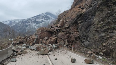 Ordu'da heyelan! Yol ulaşıma kapandı - Gündem