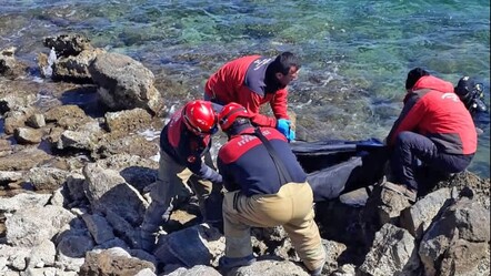 İzmir’de acı olay! Bir genç aracıyla denize uçtu - gundem