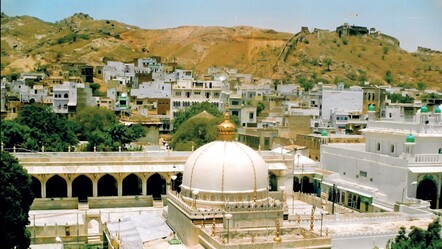 Hindistan’da medfun bulunan büyükler büyüğü Mu’înüddîn-i Çeştî Hazretleri -1 - yasam