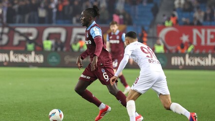 Trabzon'da penaltı isyanı! VAR'dan 2 pozisyon geri döndü - spor