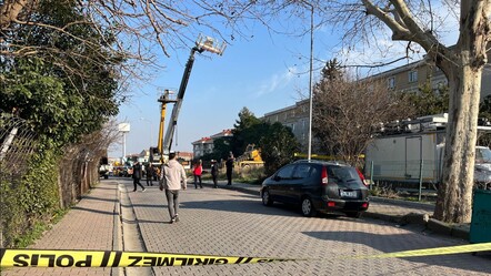 İstanbul'da dehşet veren olay! Vinç sepeti yamuldu, 4 işçi aşağı düştü - 3-sayfa