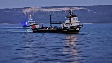 İtalya'ya giden balıkçı teknesinden çıkanlar Sahil Güvenlik ekiplerini bile şaşırttı - Gündem