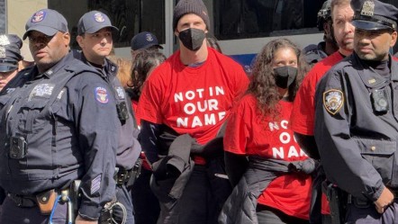 ABD'de Yahudiler Trump Tower'ı bastı! İsrail karşıtı gösteride 98 gözaltı - Dünya