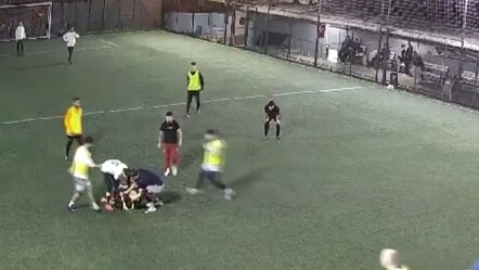 Halı sahada feci ölüm! 20 yaşındaki genç maçta hayatını kaybetti - gundem