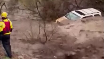 California felaketi yaşıyor! Sel ve heyelan hayatı felç etti - dunya