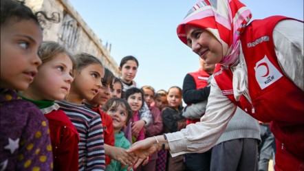 Kızılay’dan İdlib’e iftar sofrası! Dost elimiz her yerde - Gündem