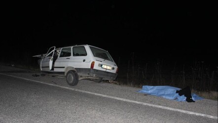 Manisa'da feci kaza! Otomobil kamyona çarptı: 1 ölü, 3 yaralı - gundem