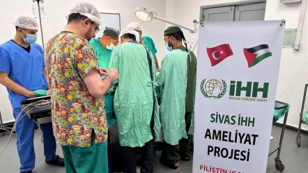 Türk doktorlardan Gazzeli yaralılara ameliyat desteği - Yaşam