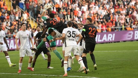 Muhtemel 11 açıklandı! Karagümrük - Kocaelispor maçı hangi kanalda, saat kaçta başlıyor? - haberler