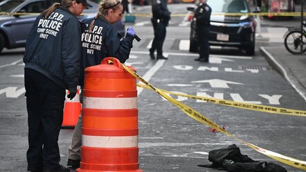 Önce Almanya, ardından ABD’de korkunç saldırı! Times Meydanı’nda herkesin gözü önünde adam yakıldı - dunya