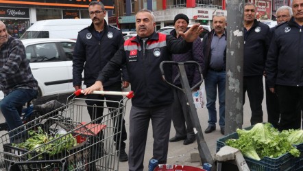 Zabıta tek tek denetledi! Kaldırımları işgal edenlere milyonluk ceza - Yaşam