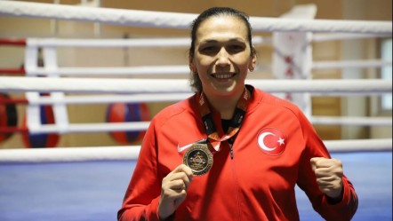 Dünya üçüncüsü milli boksörden lobi sitemi! - Spor