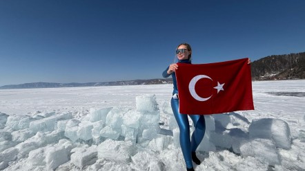 Tek nefeste dünyanın en derin gölüne daldı! Milli sporcunun amacı ise dikkat çekti - Yaşam