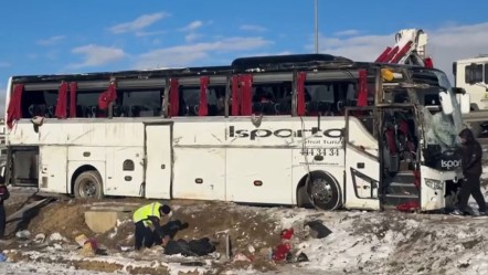 Afyonkarahisar'da yolcu otobüsü şarampole devrildi! Ölü ve yaralılar var - Gündem