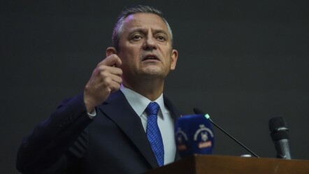 Özgür Özel'den bir sokak çağrısı daha: Polise zarar vermeden yıkın geçin! - gundem