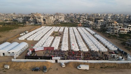 Sadakataşı Gazze'de çadır kent açılışı gerçekleştirdi - Yaşam