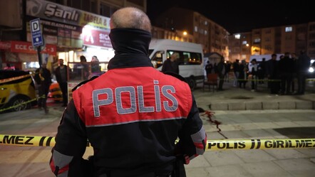 Minibüs durağına silahlı saldırı! Yaralılar var - gundem