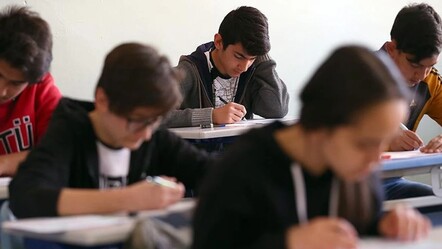 Cuma okul var mı, 28 mart okullar tatil mi olacak? Bayram tatili ve arefe günü eğitime ara verilip verilmeyeceği gündemde - haberler