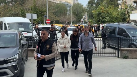 Tapu müdürünü bayıltıp uygunsuz görüntülerini çektiler! Silah zoruyla senet imzalatırken enselendiler - gundem