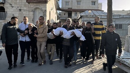 İsrail katliamlarına devam ediyor! Bayramlıkları ile şehit oldular - gundem