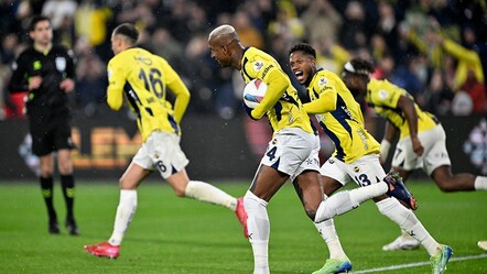 İkinci yarı yağmur durdu Fenerbahçe durmadı! Kadıköy'de Fırtına'ya soğuk duş - spor